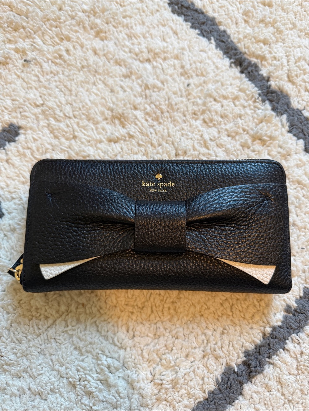 Kate Spade Eden Lane Lacey Black Leather Bow Zip Wallet PWRU4854
